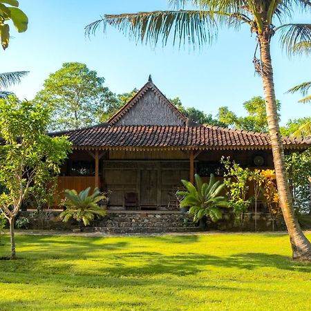 Villa Tengkek Karimunjawa Exterior photo