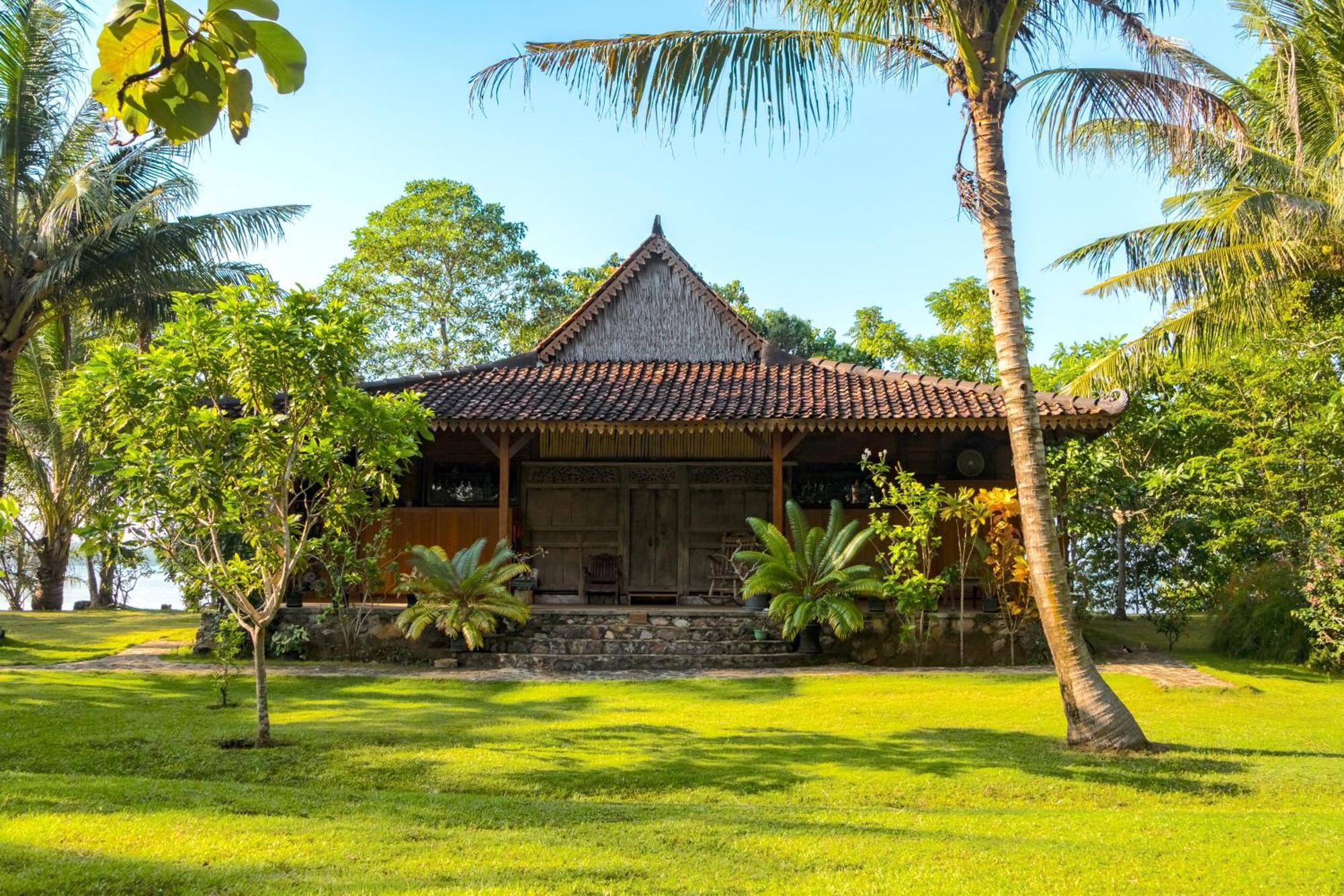 Villa Tengkek Karimunjawa Exterior photo